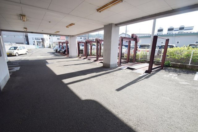 【駐車場】 | 駐車場があるので、車を買う予定の方も安心です