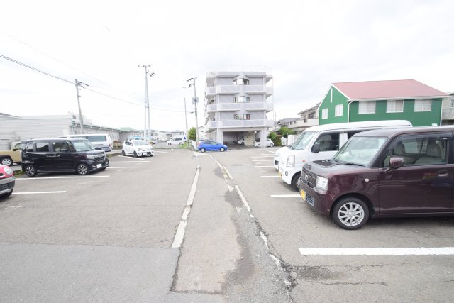 【駐車場】 | 駐車場に車を止められます