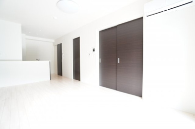 【居間・リビング】 | メルヴェール・コリーヌ | ※同物件・同タイプの写真です。