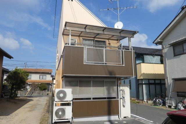 倉敷市大島のアパートの外観
