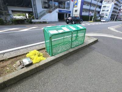 【周辺】 | 【売主直売】ランドヒルズ弘明寺 | ゴミ置場です。