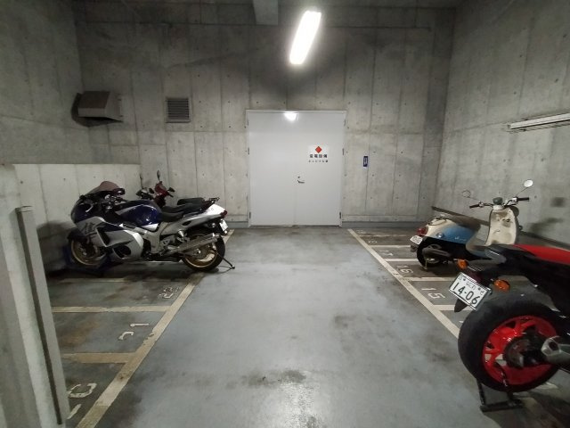 パークスクエア城東Ⅰ番館の駐車場