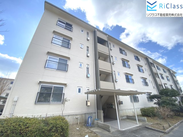 鈴蘭台第6住宅1号棟の外観|外観です