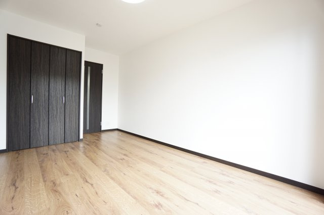 【居間・リビング】 | シャルム桜木 | ※同物件・同タイプの写真です。