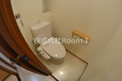 【トイレ】 | レインボーコート谷町五 | 落ち着いた色調のトイレです
