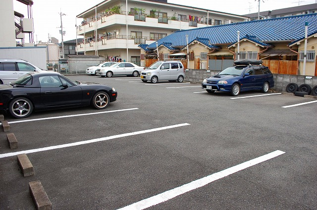 文殊モータープールの駐車場