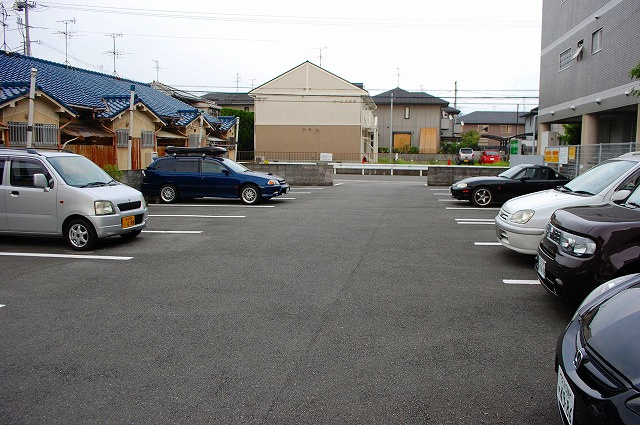 文殊モータープールの駐車場