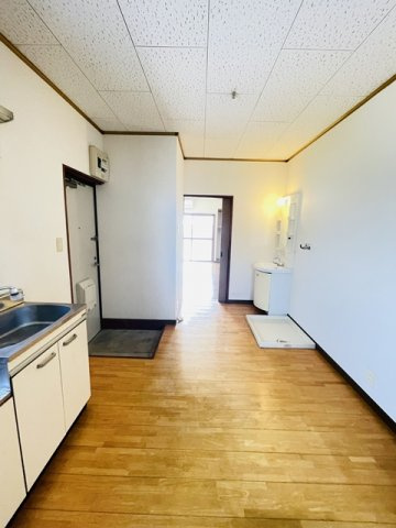 西江コーポ２の居間・リビング|ゆったり過ごせる居間です