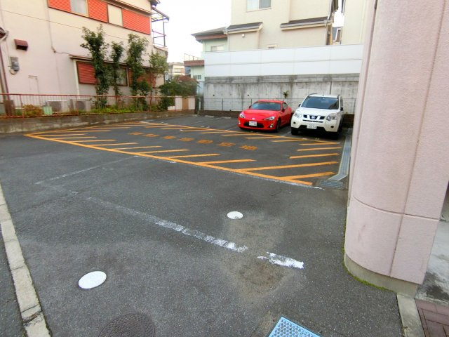 パレスひだまりの丘の駐車場