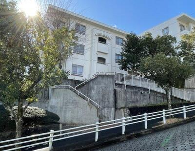 【外観】 | イトーピア表山ハイツ２号棟　★仲介手数料無料★　表山小学校　御幸山中学校 | リノベーション済み。
保証付きマンションです。