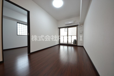 【居間・リビング】 | La Douceur天満 | 居間です