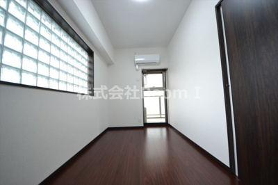 【洋室】 | La Douceur天満 | 使い勝手のいい洋室です