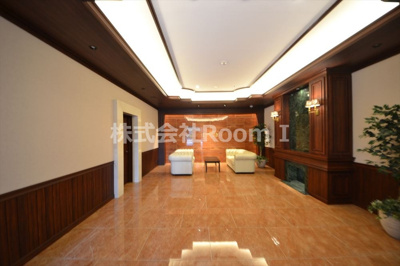 【エントランス】 | La Douceur天満 | 落ち着いたエントランスです