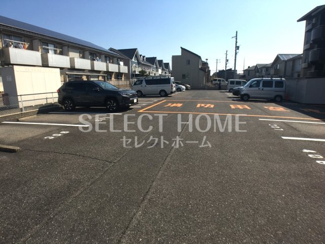 【駐車場】 | シャイン壱番館 | 駐車場があります