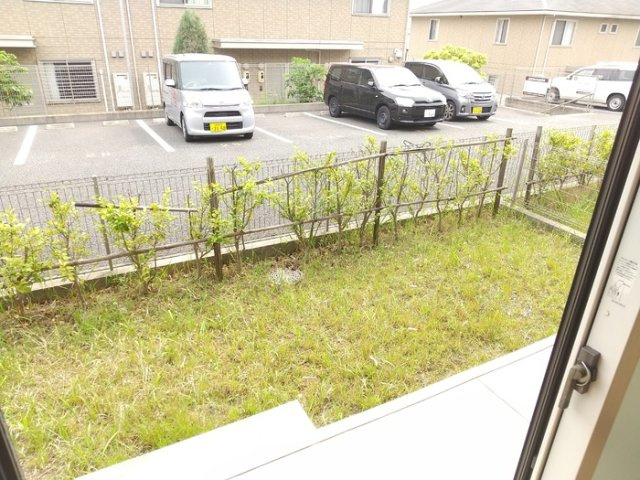 グランディールＡ棟の庭