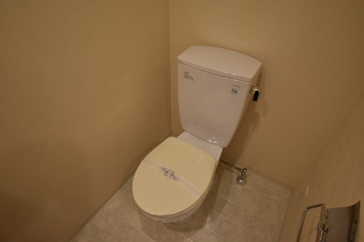 【トイレ】 | エスリード御堂筋梅田 | 清潔感のあるトイレです