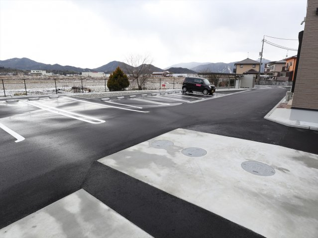 グレースコート黒瀬Ⅰの駐車場