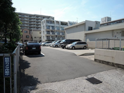 【駐車場】 | ライオンズマンション川崎藤崎 | 平置き駐車場です。