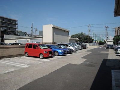 【駐車場】 | ライオンズマンション川崎藤崎 | 平置き駐車場です。