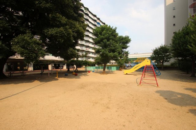 【周辺】 | 淀川パークハウス7号棟 | マンション周辺には、ちょっとした遊具のある公園が何ヶ所かありましたよ♪
