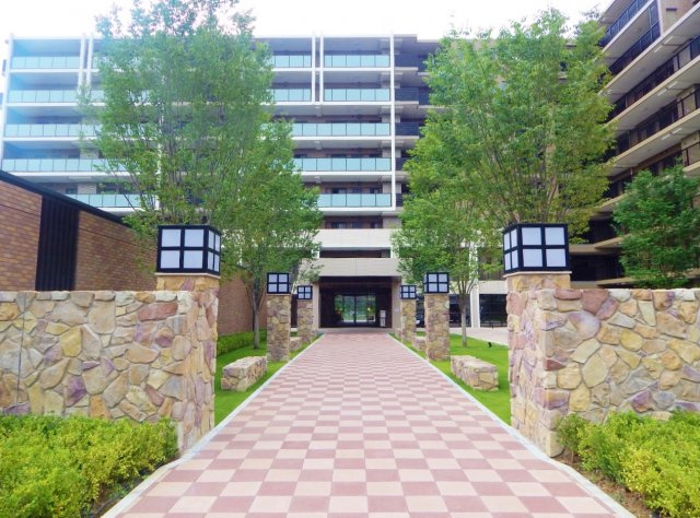 グランアルト越谷レイクタウンのエントランス