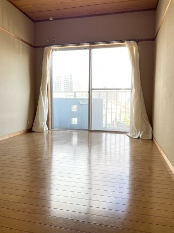 マリンハイツトミタの居間・リビング