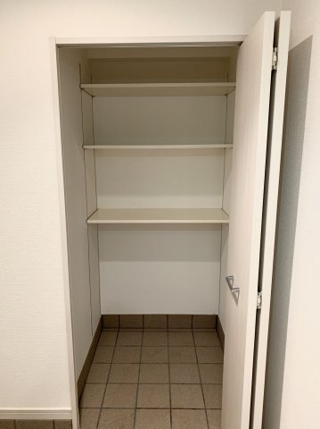 【収納】 | こまごまとしたものを収納できそうですね（別同部屋の写真です）