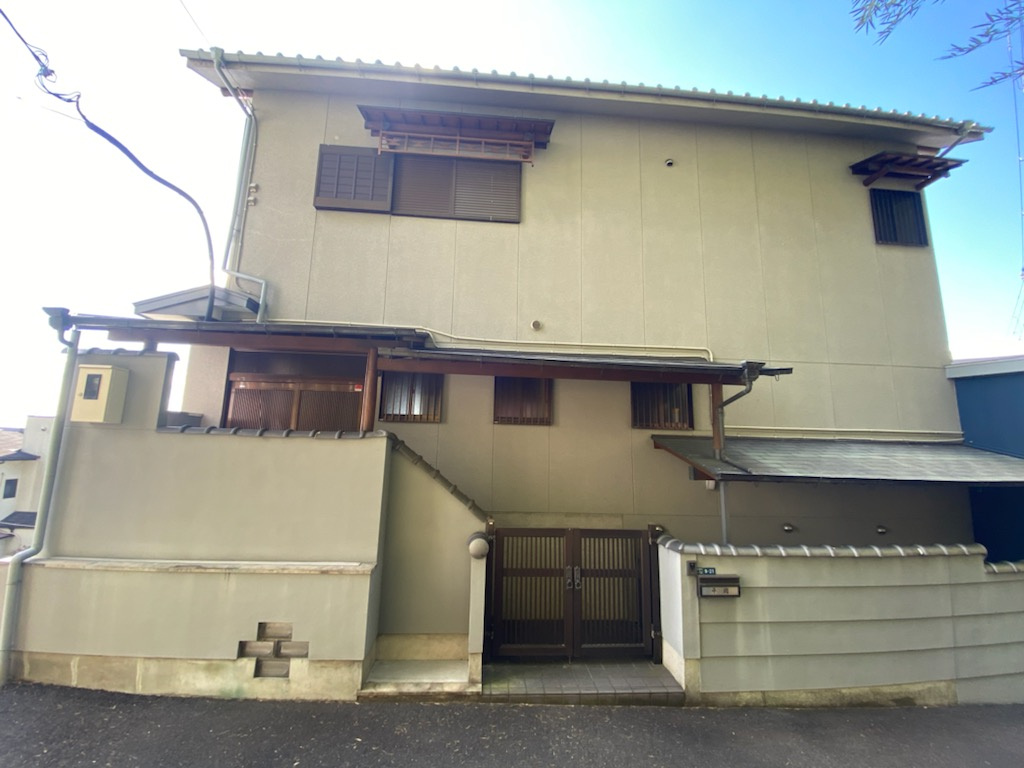 大東市中垣内１丁目　戸建ての外観|■立派な門構えですよ♪♪