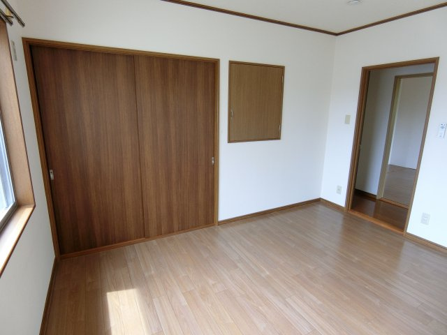 テラスハウス袴田の洋室