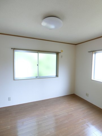 テラスハウス袴田の洋室