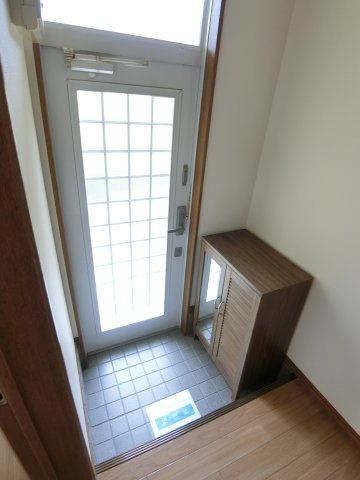 テラスハウス袴田の玄関