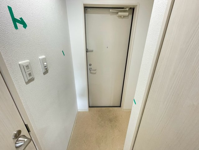 クリエオーレ菱屋西の玄関