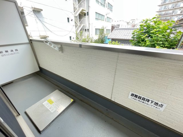 クリエオーレ菱屋西のバルコニー