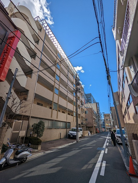 アクシルコート上野の外観