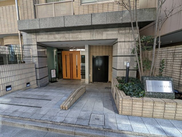 アクシルコート上野のエントランス
