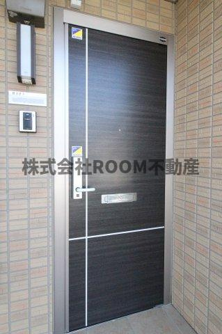 ガレンド吉尾　B棟の玄関|明るい玄関です