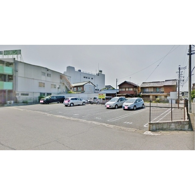 ジェントリィ北一色Ⅰの駐車場|縦列区画です。