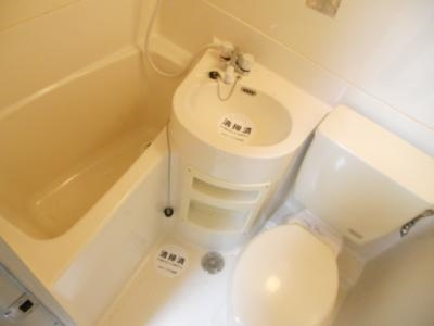 リエス東堀川の洗面所