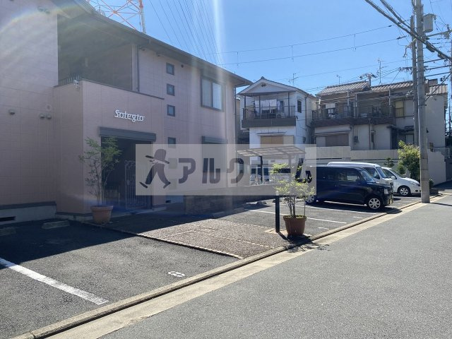 アットソレイユの駐車場