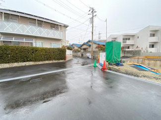 【前面道路含む現地写真】