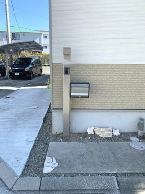 【外観】 | 魚住町清水字井桶田　中古戸建 | ポスト。モニター付きインターホン。