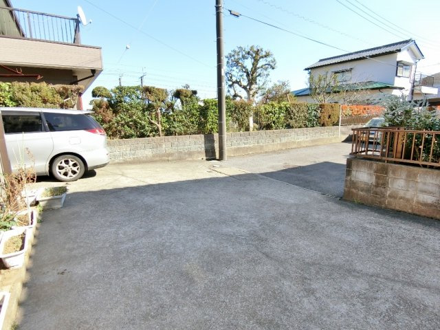 ヴィラ駒込の駐車場