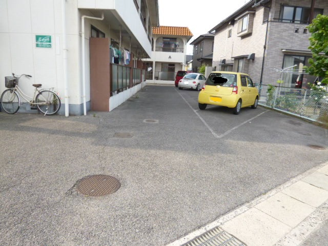 旭コーポＡの駐車場