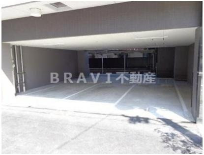 LANTANA GARDEN（ランタナガーデン）　BRAVI不動産の駐車場|【ランタナガーデン】駐車場に車を止められます