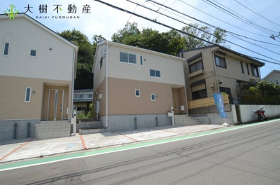 【前面道路含む現地写真】 | 海老名市国分南4丁目　新築戸建て　全２棟　【仲介手数料無料】