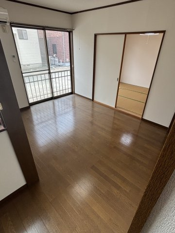 グランドゥール植田の居間・リビング