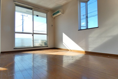 【居間・リビング】 | エレガントハイツB | 6.0帖の洋室です。