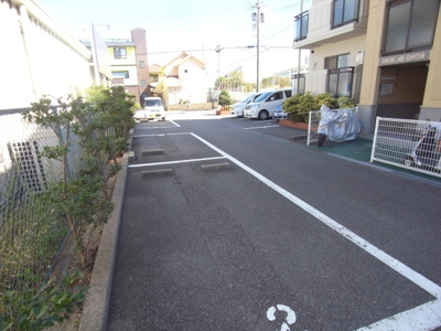 【駐車場】 | ルモンクレール枝吉 | 駐車場