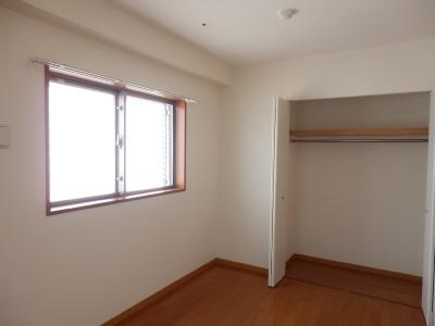 HF四条河原町レジデンスの収納|洋室6.8　クローゼット