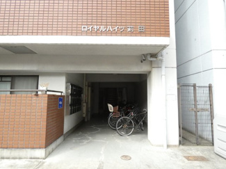 【エントランス】